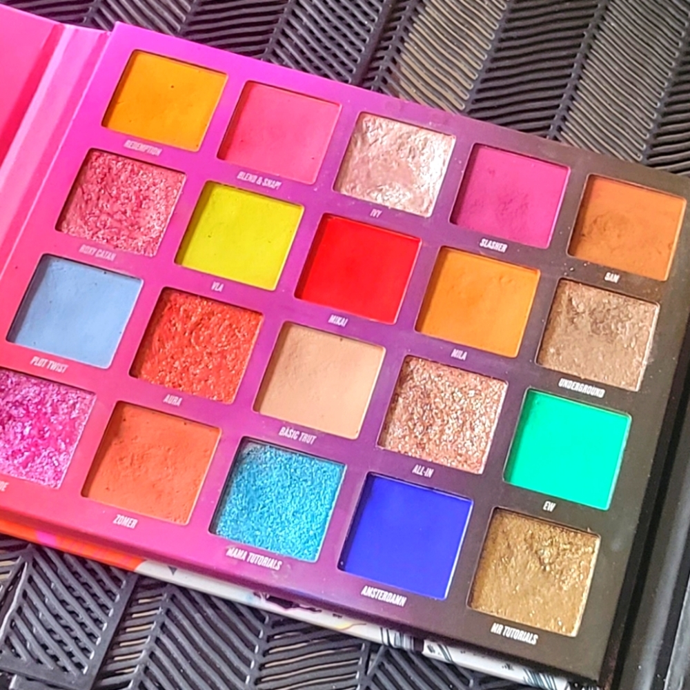 Nikki Tutorials Beauty Bay Eyeshadow Palatte